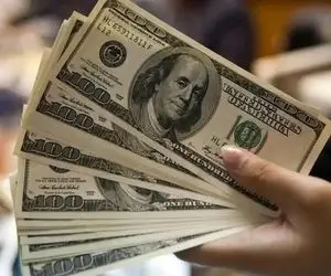 چرا قیمت دلار حاضر به عقب نشینی نیست؟