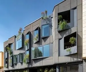 تبدیل معماری قدیم به جدید؛ خانه ای خاص در تهران با دو نما مستقل فینالیست جایزه معماری