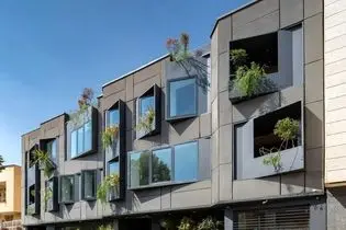 تبدیل معماری قدیم به جدید؛ خانه ای خاص در تهران با دو نما مستقل فینالیست جایزه معماری