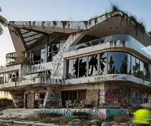 معماری خلاقانه؛ خونه معلومه دست اراذل اوباش بوده ولی بعد تعمیر داد میزنه مال قشر مرفه