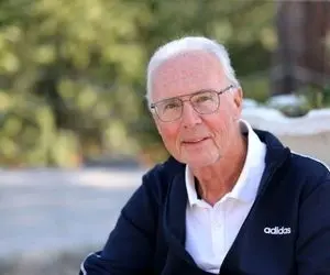 علت درگذشت فرانتس بکن باوئر چه بود؟