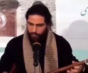 آواز اصیل؛ آقاهه تیپش رستم مناطق محرومه اما صداش با قلب و روحت بازی میکنه عالیه