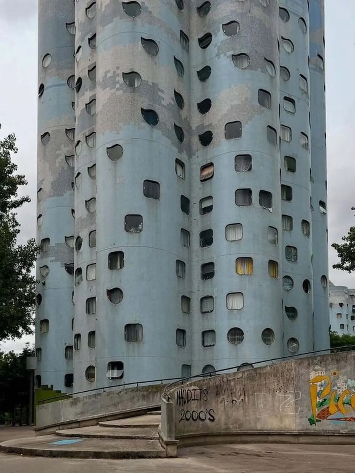 313165456