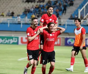 تراکتور صدرنشین لیگ می شود؟