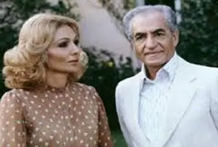 سفر به 77 سال پیش؛ شیطنت های فرح دیبا در دوران جوانی