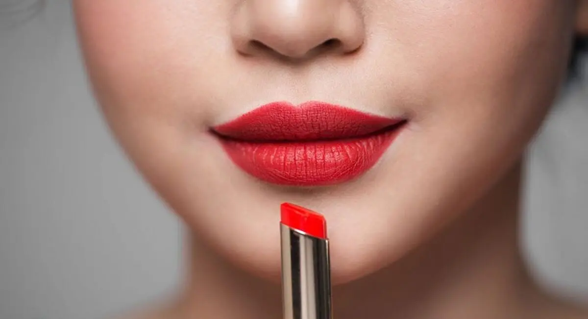 نحوه رژلب کشیدن