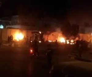  آتش زدن دیوار کنسولگری ایران در کربلا