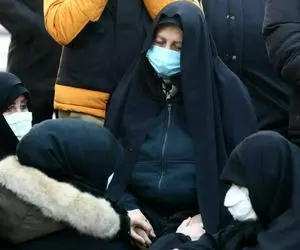 (عکس) مادر علی انصاریان راهی بیمارستان شد