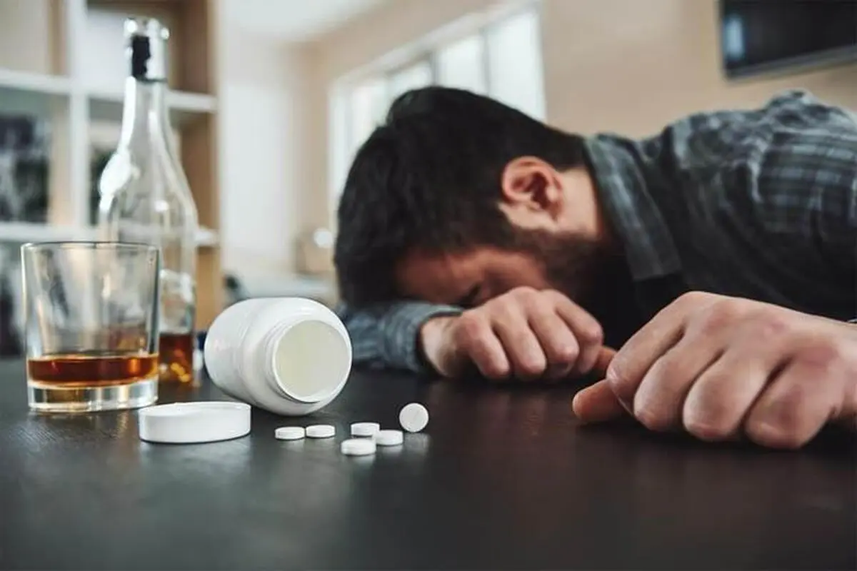 برای مقابله با مشکلات از الکل یا مواد استفاده می‌کنید