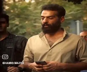 آواز داغدار؛ مرد با حال زار وسط جمعیت برا عشقش که رفته به دادم برس خوند دلت میگیره