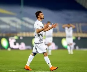 چشمک ستاره گل گهر به استقلال!