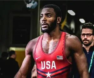 بازگشت دوباره کشتی‌گیر خداحافظی کرده آمریکایی به میدان