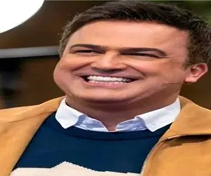 سکانس خندان؛ شرکت کننده ادا خندیدن حامد آهنگی در میاره به تیریش قباش بر میخوره/ غشیدن