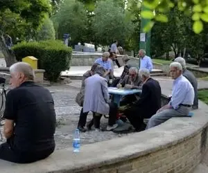 چه کسانی با ۲۰ سال سابقه خدمت می‌توانند بازنشسته شوند؟