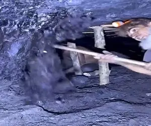 مستند کاوش؛ حق دارن میگن کار معدن سخت ترین کار دنیاس اون زیر یه ضربه خطا زد واویلا شد