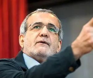 عکس وایرال شده از سیل دانشجویان در زمان حضور پزشکیان در دانشگاه تهران