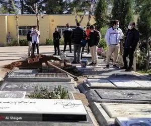 چه کسانی به مراسم تدفین آزاده نامداری رفتند؟ 