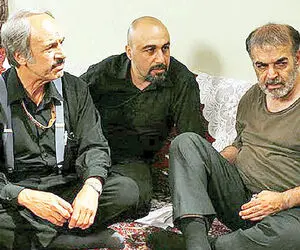 سکانس خندان؛ تو بزنگاه علی صادقی چای عطاران رو می خوره و بهش میگه بو پا میده