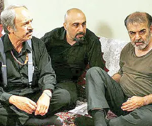 سکانس خندان؛ تو بزنگاه علی صادقی چای عطاران رو می خوره و بهش میگه بو پا میده