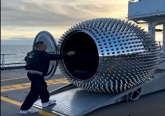 معماری خلاقانه؛ زیر دریایی توپی ساختن باهاش بی خطر از وسط نهنگ ها رد میشه