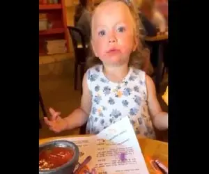 سکانس خندان/دختر بچه بامزه به مرز جنون میرسه ولی از تندی خوردن دست نمیکشه