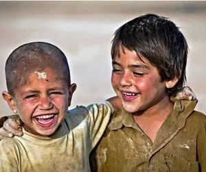 آواز جیگرسوز؛ بچه کار چه با درد و لحجه محلیش آهنگ هنوز زخم دلم سر وا نکرده رو خوند
