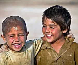 آواز جیگرسوز؛ بچه کار چه با درد و لحجه محلیش آهنگ هنوز زخم دلم سر وا نکرده رو خوند