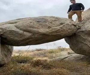 معماری خلاقانه؛ مرد زیر تخته سنگ ها یه خونه ساخت بینظیر و رویایی خوراک استتار