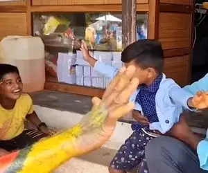 آواز رعب و وحشت؛ بچه ترس از جونش با پلنگ ها میرقصه رقص بقاست رو هوا گرفتنش