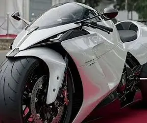 دنیای خودروسازی؛ لوکس‌ترین برندای دنیا روی دو چرخ یکی شدن برای شکستن مرز سرعت