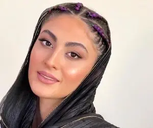 مریم مومن با دامن ناز و مو های لخت و عجیب! + عکس