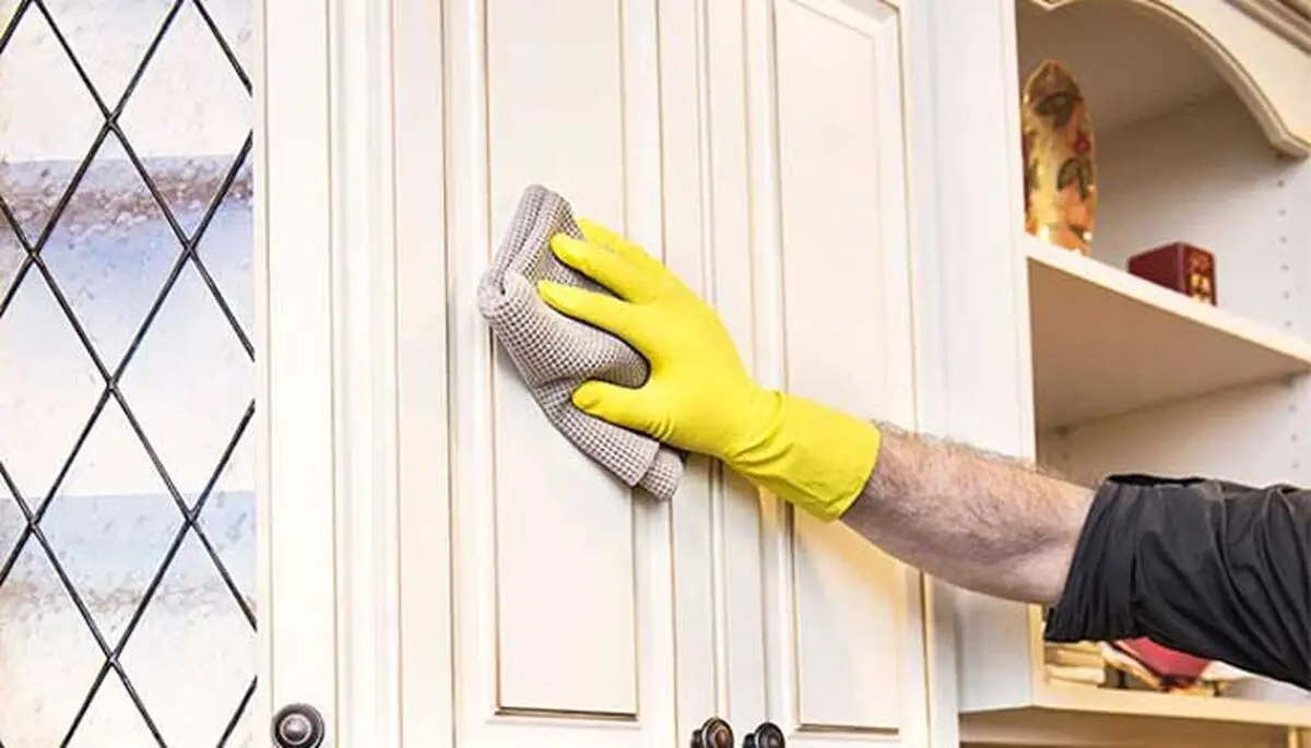 چگونه-کابینت-چرب-را-تمیز-کنیم؟