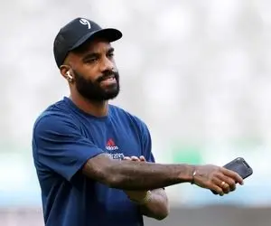 ستاره آرسنال راهی فرانسه شد