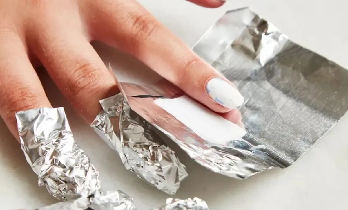 Remove-acrylic-nails-at-home-2