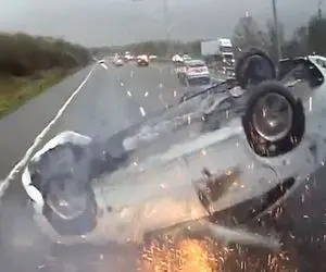 تصادف تلفاتی؛ جون آمیتا باچان قسم تصادف از این هیجانی تر و وحشتناک ندیدم رو دستش نیست