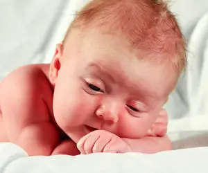 کارمزد وام 100 میلیونی فرزندآوری چقدر است و به چه کسانی تعلق میگیرد؟