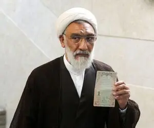 عکس خانوادگی مصطفی پورمحمدی در کنار همسر، دختران، نوه ها، پسر و دامادها