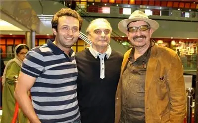 سکانس احساسی/گریه های دوستان همایون بعد از درگذشتش/مصطفی زمانی چه زجری میکشه