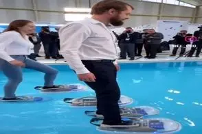 معماری خلاقانه؛ دمپایی قایقی ساختن باهاش رو آب راه برن از پای زن دراومد بیچاره غرق شد