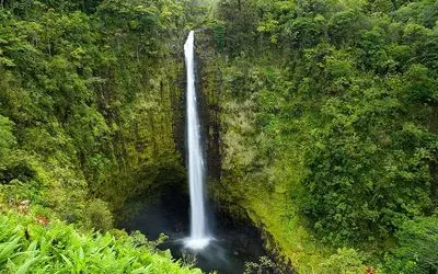 شگفتی های طبیعت؛ لحظه ریزش آب از ارتفاع 108 متری در آبشار ویکتوریا هم قشنگ هم ترسناک