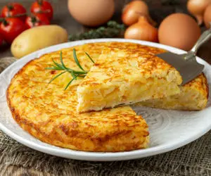 غذای یک ربعی؛ املت فقط با گوجه نیستا این مدل اسپانیایی شو بزن بر بدن ببین چیه