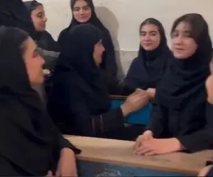 آواز وطن پرستانه؛ دخترا تو کلاس درس با صدای زیبا و ریتم جذاب برای ایران جان خوندن