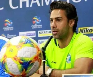 عذرخواهی مجری شبکه پنج از فرهاد مجیدی!