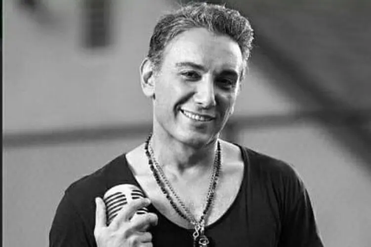 آواز احساسی؛ یکی از کنسرت های شادمهر در پرپرواز وقتی در ایران بود