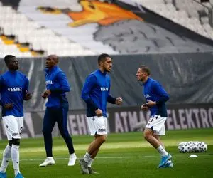 هفت باشگاه به دنبال جذب مدافع استقلالی