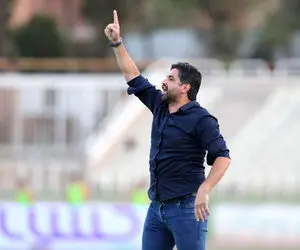 پیروز قربانی جانشین فراز کمالوند در استقلال؟