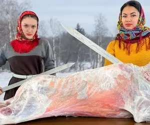 غذای کوهستانی؛ مگا پلوی جون داری که این دو تا دختر زیبنده تو سوز و سرما می پزن