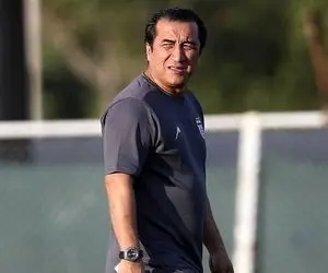 (عکس) ماشین عجیب خداداد عزیزی در خیابان‌های تهران