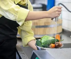 ترفندهای خانه داری؛ ضدعفونی کردن انواع میوه و سبزیجات با مواد طبیعی + روش نگهداری