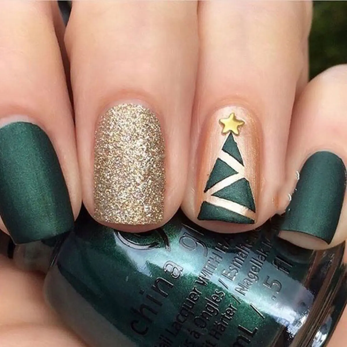 shiny-nail-model-for-girls-14